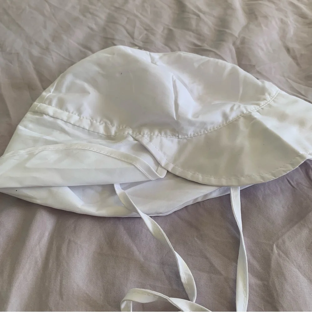 Brook + Bay Kids‎ White Sun Hat with Chin Ties UPF5O Sun Protection Adjustable
